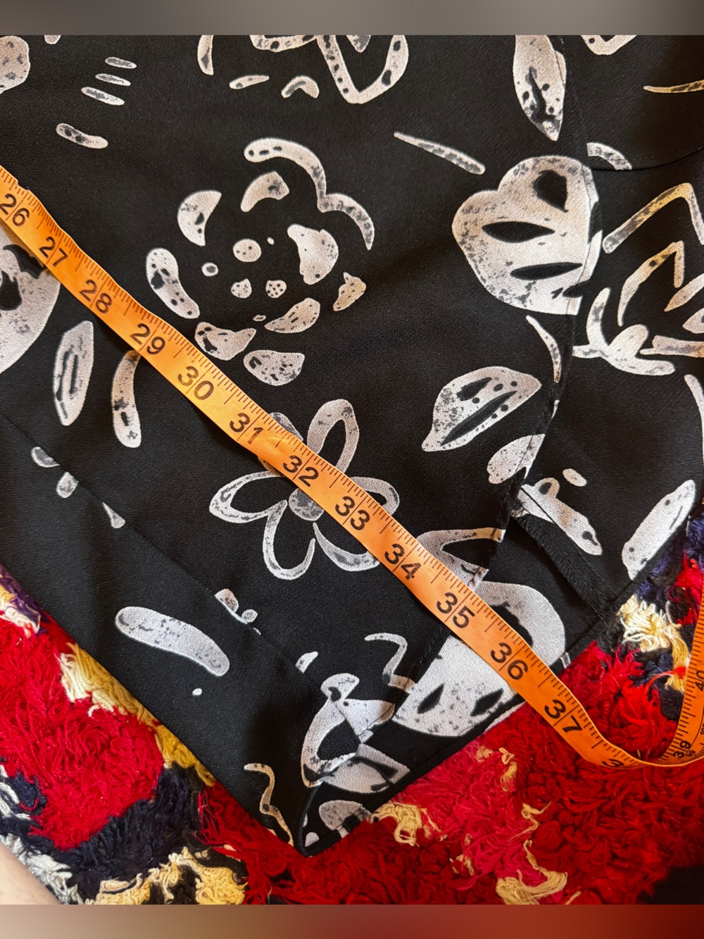 90s Vintage Black abstract floral print wrap skirt Sz SM - Picture 5 of 5